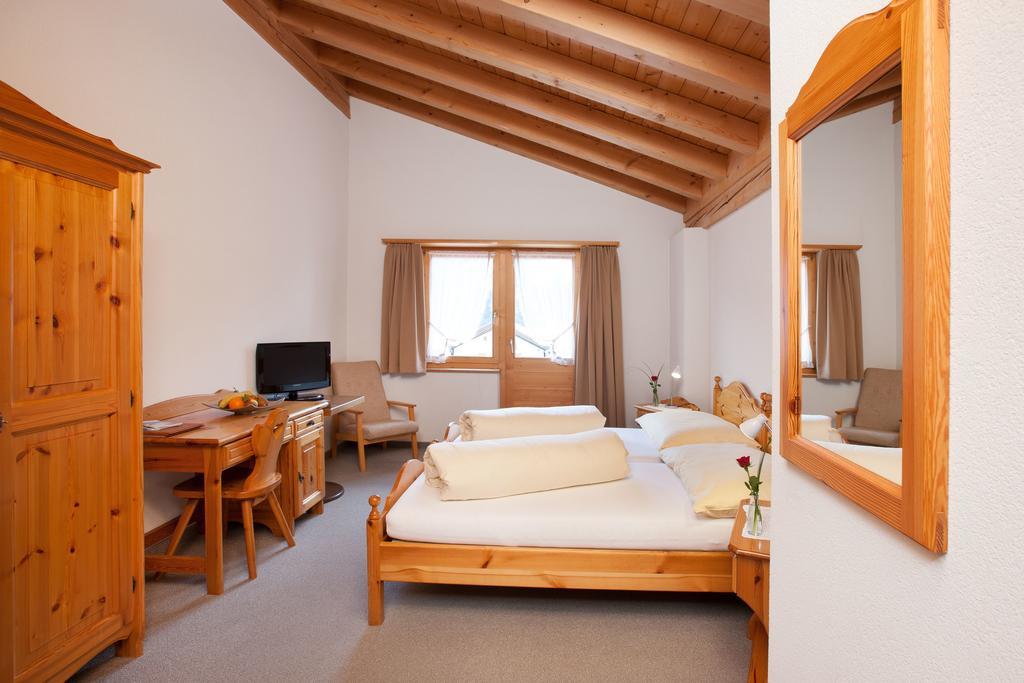 Lumbrein Hotel Pez Regina חדר תמונה